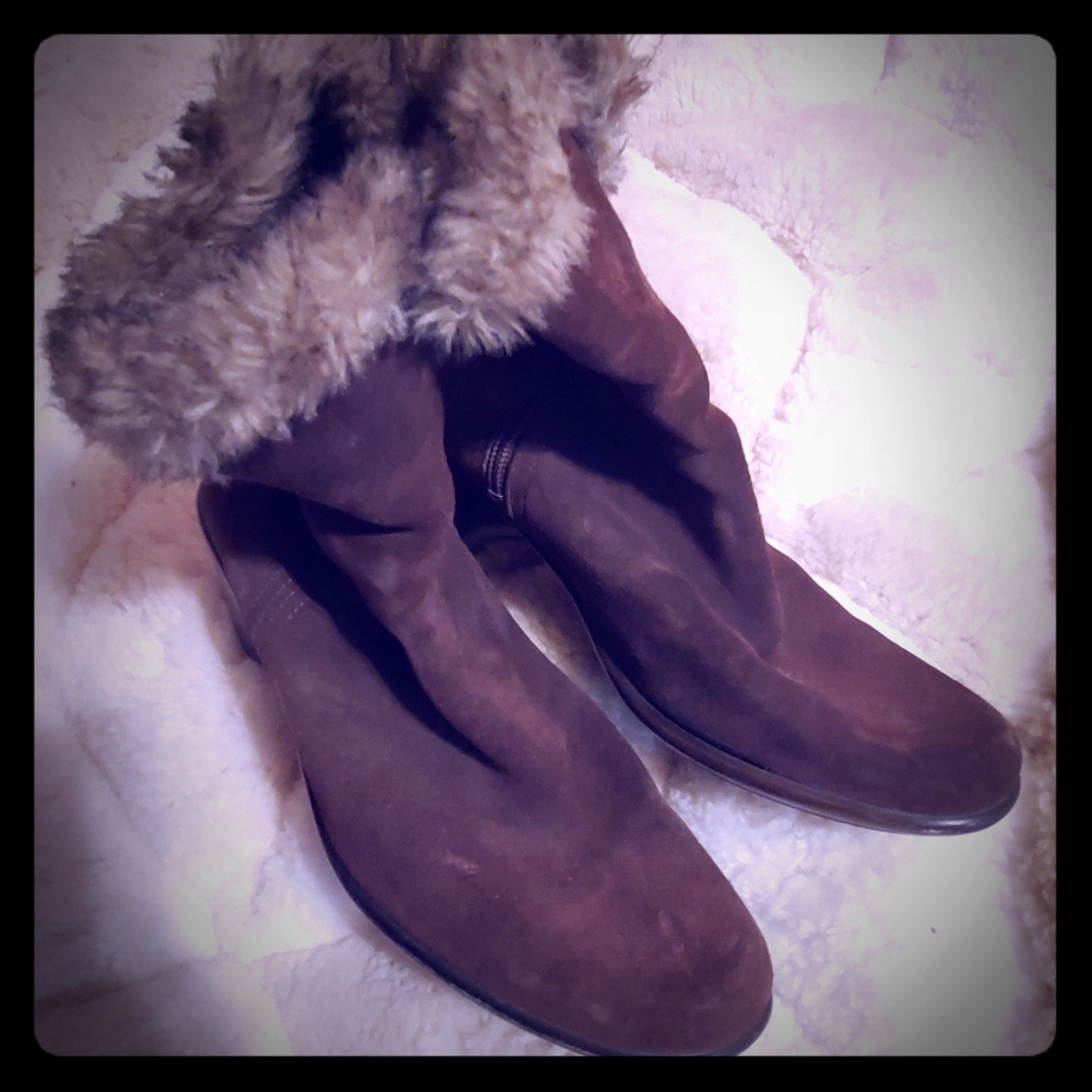 Gently used dansko boots